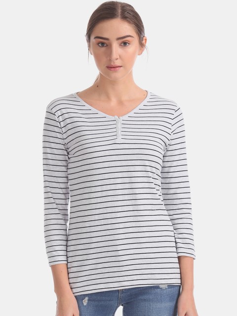

Cherokee Women White Striped V-Neck T-shirt