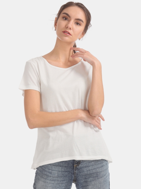 

Cherokee Women White Solid Round Neck T-shirt