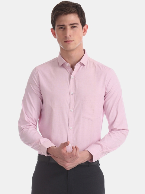 

Excalibur Men Pink Regular Fit Solid Semiformal Shirt