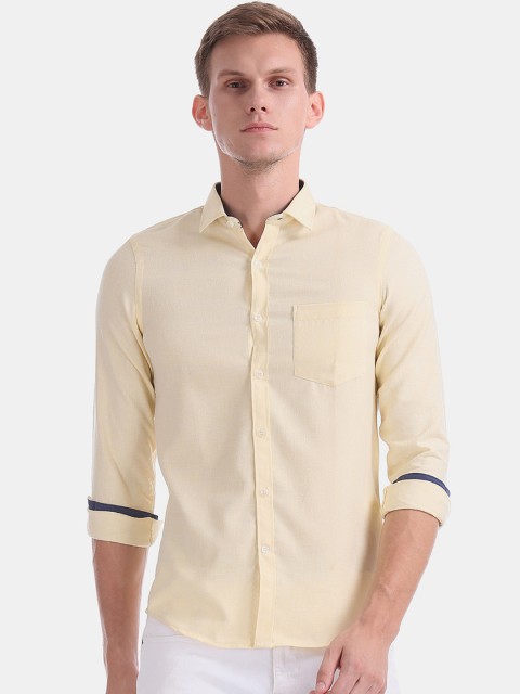 

Excalibur Men Yellow Slim Fit Solid Casual Shirt