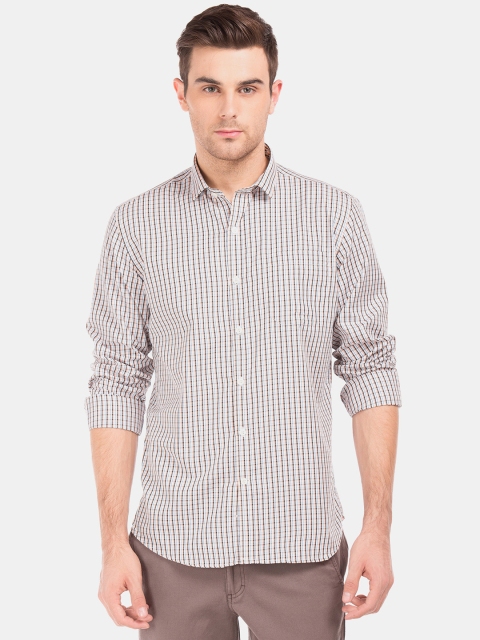 

Excalibur Men Off-White & Peach-Coloured Regular Fit Checked Casual Shirt
