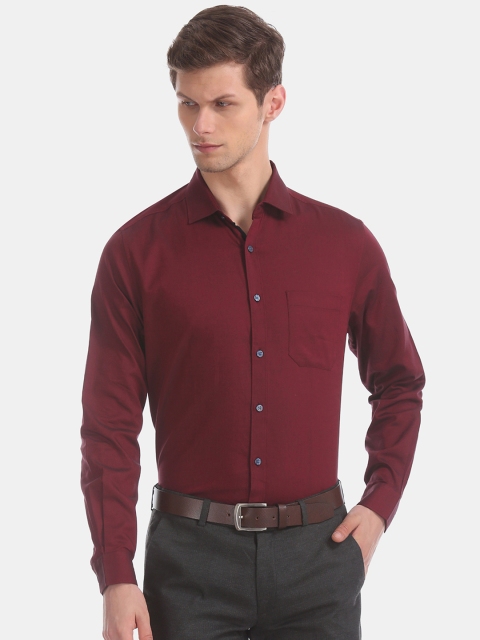 

Excalibur Men Maroon Regular Fit Solid Formal Shirt