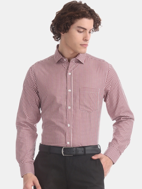 

Excalibur Men Red Regular Fit Checked Casual Shirt