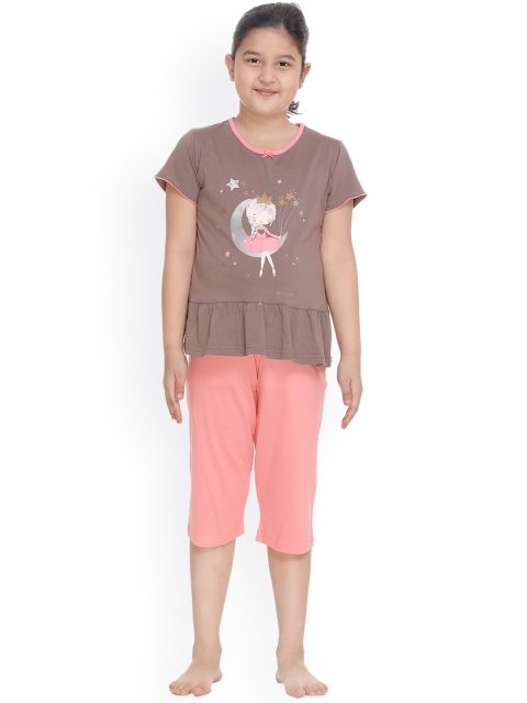 

Kanvin Girls Brown & Peach-Coloured Printed Night suit