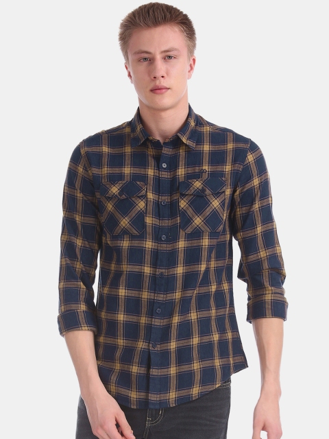 

Ruggers Men Navy Blue & Beige Regular Fit Checked Casual Shirt