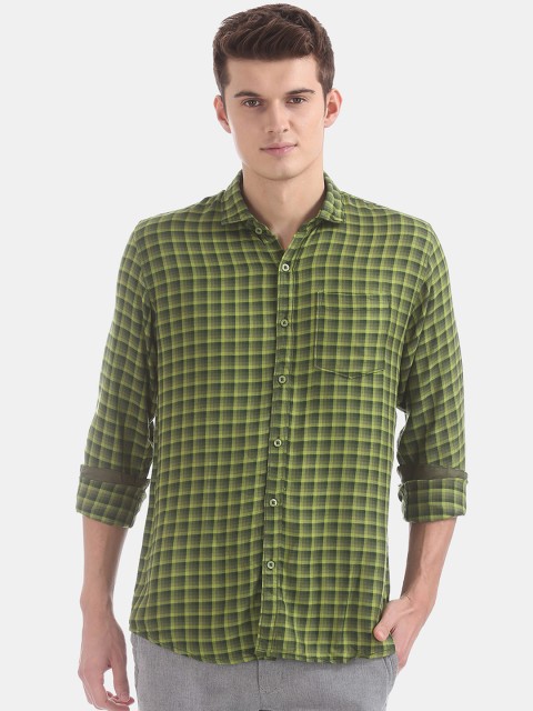 

Ruggers Men Green Regular Fit Checked Casual Shirt
