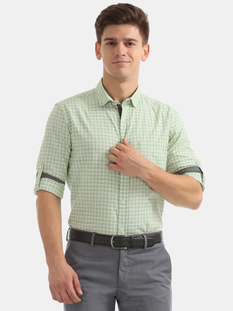 

Ruggers Men Green Regular Fit Checked Casual Shirt