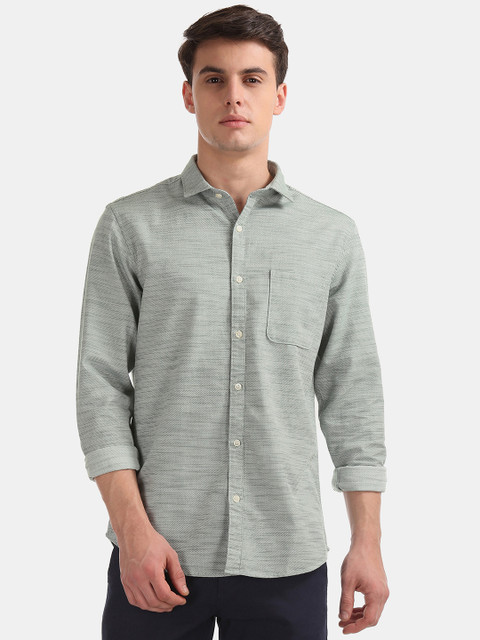 

Ruggers Men Grey Regular Fit Solid Casual Shirt