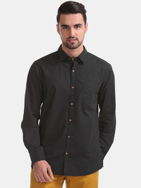 

Ruggers Men Black Regular Fit Printed Casual Shirt