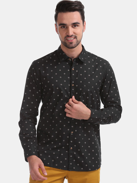

Ruggers Men Black Regular Fit Printed Casual Shirt