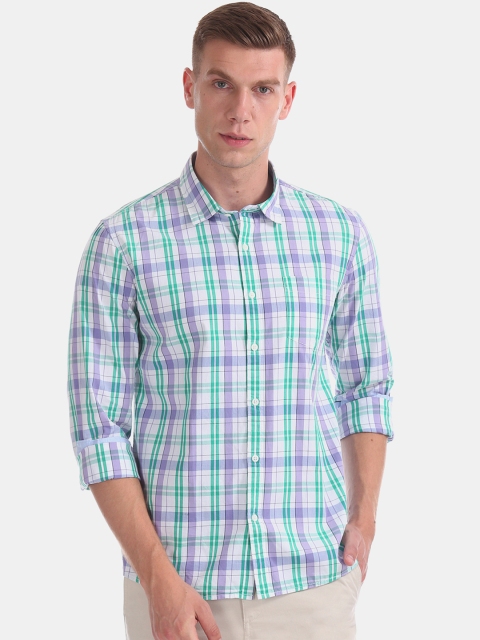 

Ruggers Men White & Green Regular Fit Checked Casual Shirt