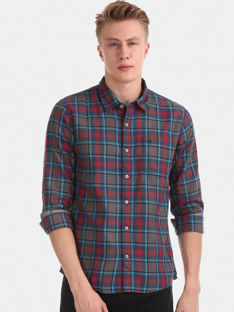 

Ruggers Men Red & Blue Regular Fit Checked Casual Shirt
