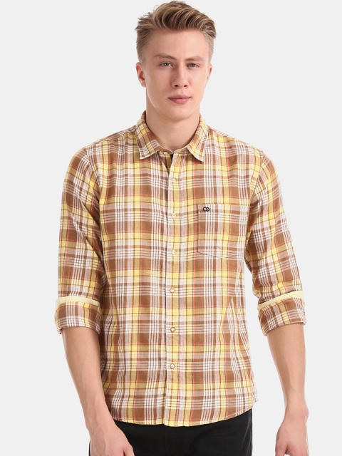

Ruggers Men Yellow & Brown Regular Fit Checked Casual Shirt