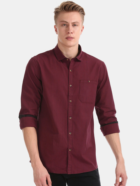 

Ruggers Men Maroon Regular Fit Solid Casual Shirt