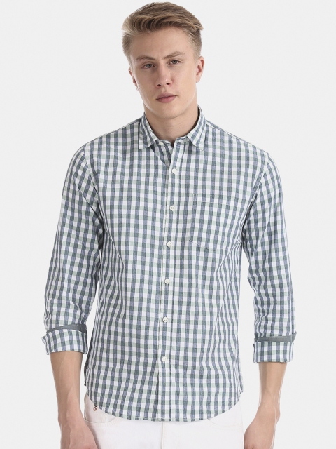 

Ruggers Men Green & White Regular Fit Checked Casual Shirt
