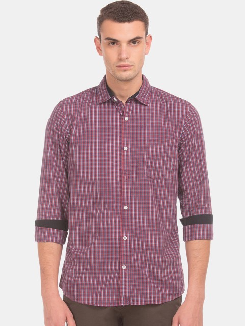 

Ruggers Men Red Regular Fit Checked Casual Shirt