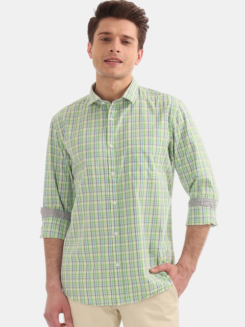 

Ruggers Men Green Regular Fit Checked Casual Shirt
