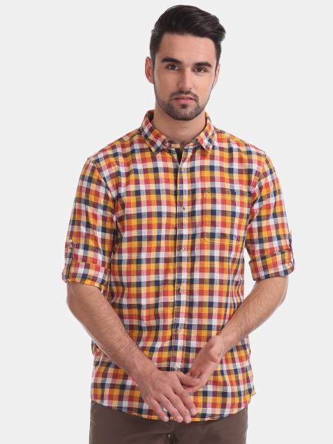 

Ruggers Men Yellow & Black Regular Fit Checked Casual Shirt