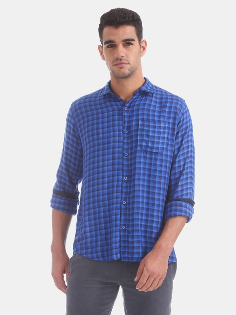 

Ruggers Men Blue Regular Fit Checked Casual Shirt