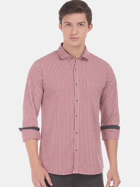 

Ruggers Men Red & White Regular Fit Checked Casual Shirt