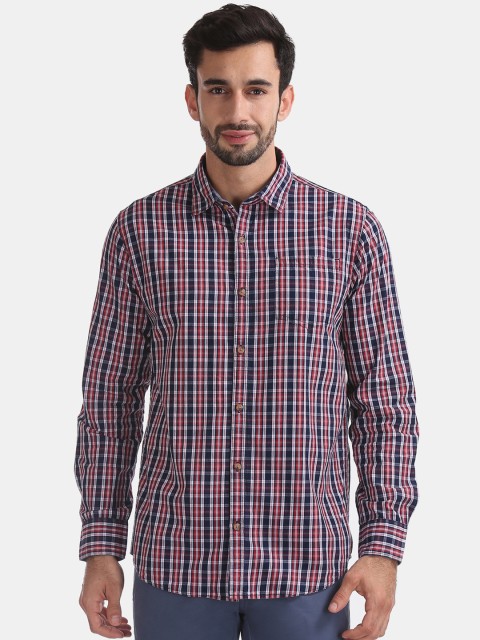 

Ruggers Men Red & Navy Blue Regular Fit Checked Casual Shirt