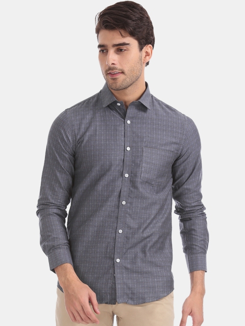 

Excalibur Men Grey Slim Fit Checked Casual Shirt