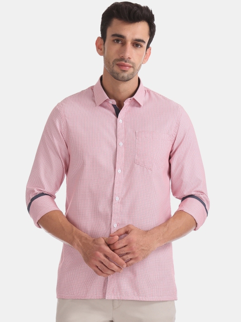 

Excalibur Men Pink & White Regular Fit Solid Casual Shirt