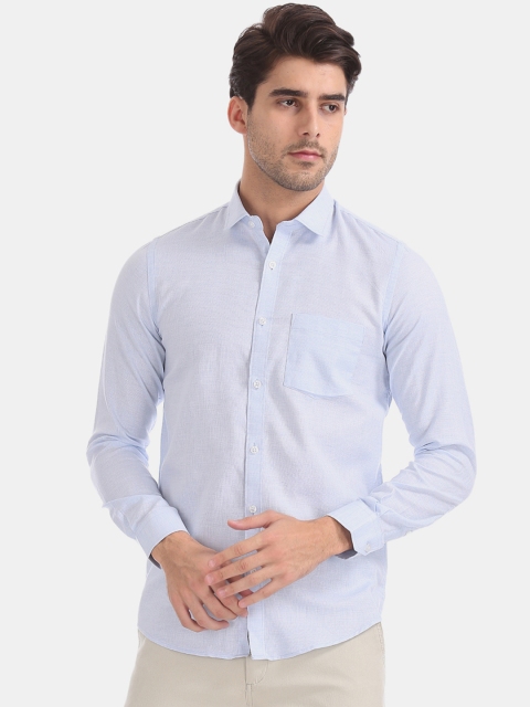 

Excalibur Men Blue Slim Fit Solid Casual Shirt