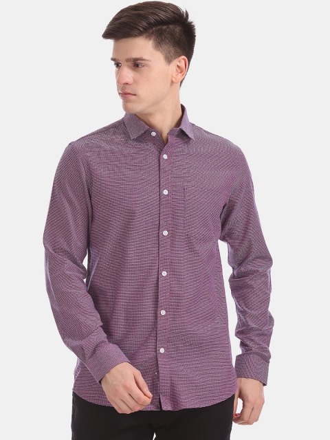 

Excalibur Men Purple Slim Fit Self Design Casual Shirt