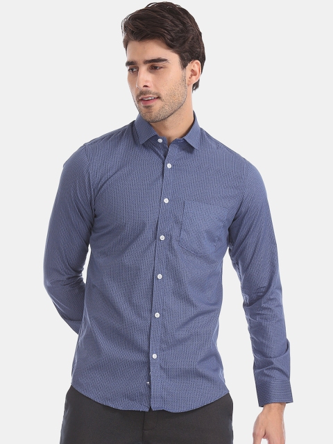 

Excalibur Men Blue Slim Fit Printed Casual Shirt