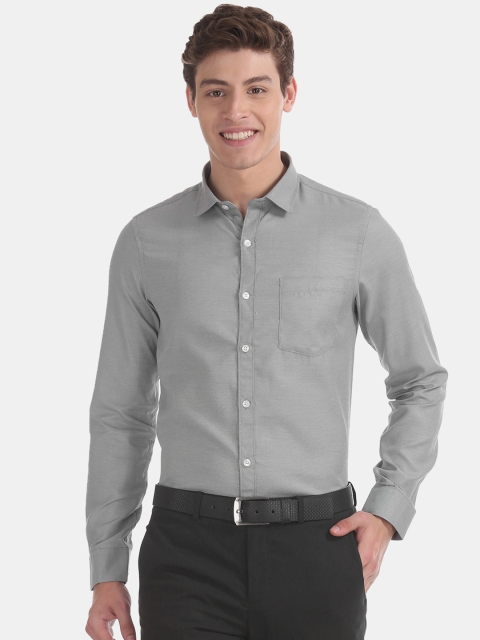 

Excalibur Men Grey Regular Fit Solid Formal Shirt