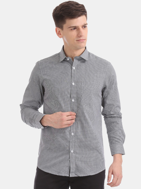 

Excalibur Men Black & White Slim Fit Printed Casual Shirt