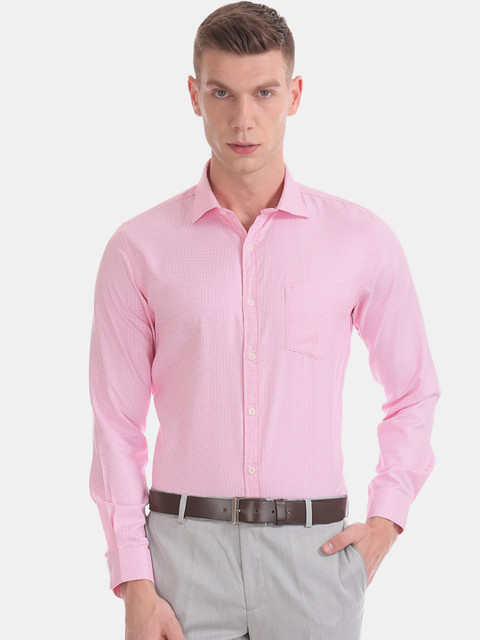 

Excalibur Men Pink Regular Fit Solid Formal Shirt