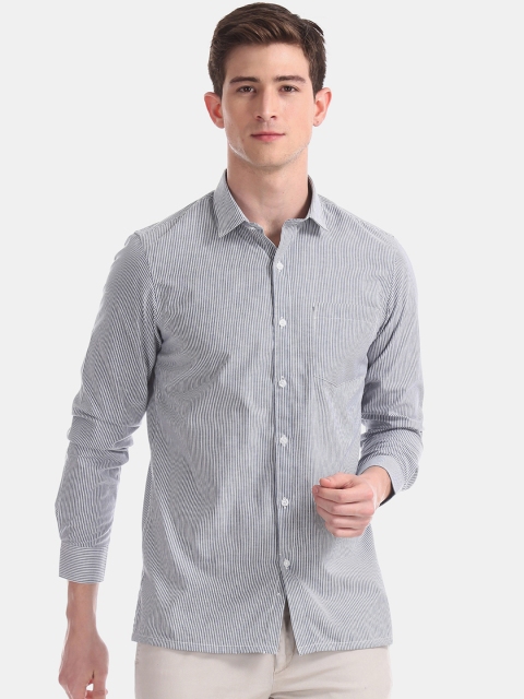 

Excalibur Men Grey & White Regular Fit Striped Casual Shirt