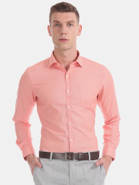 

Excalibur Men Peach-Coloured Regular Fit Self Design Formal Shirt