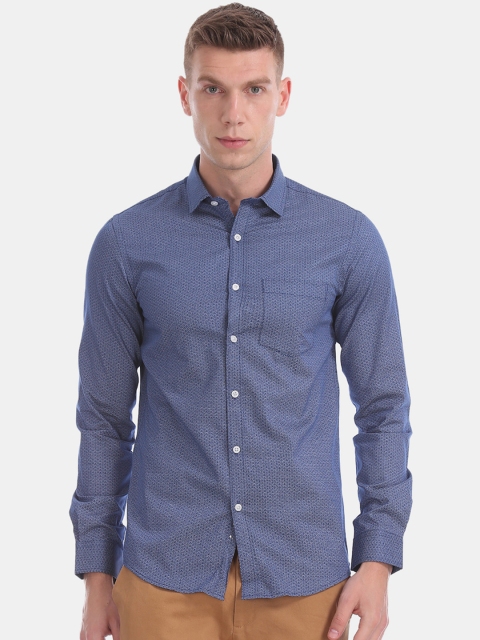 

Excalibur Men Blue Slim Fit Printed Casual Shirt