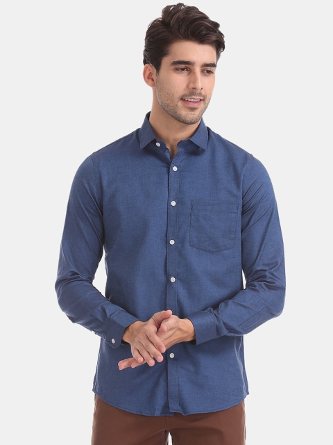 

Excalibur Men Blue Slim Fit Solid Casual Shirt