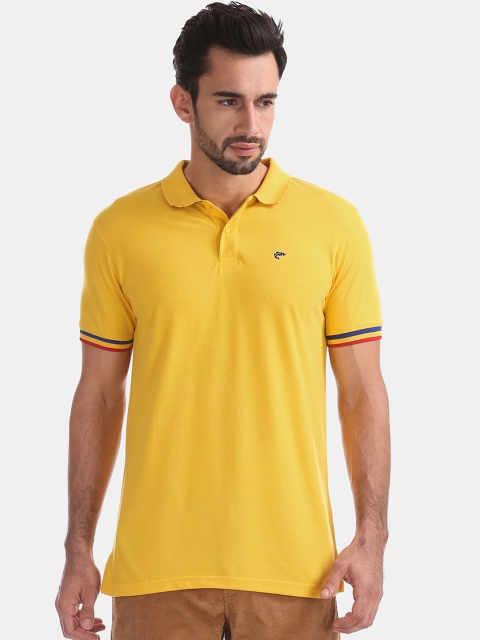 

Ruggers Men Yellow Solid Polo Collar T-shirt