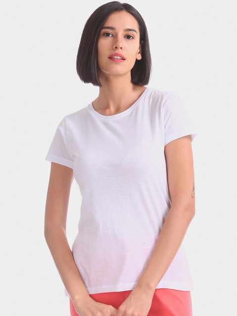 

Sugr Women White Solid Round Neck T-shirt