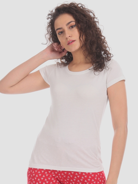 

Sugr Women White Solid Round Neck T-shirt