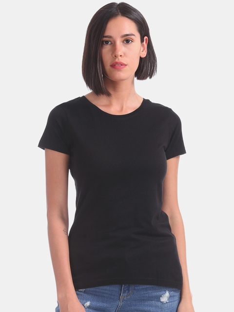 

Sugr Women Black Solid Round Neck T-shirt