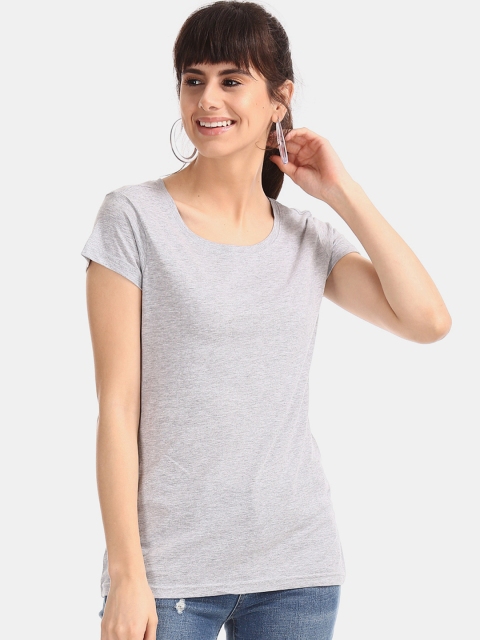 

Sugr Women Grey Solid Round Neck T-shirt