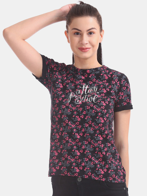 

Sugr Women Black & Pink Printed Round Neck T-shirt