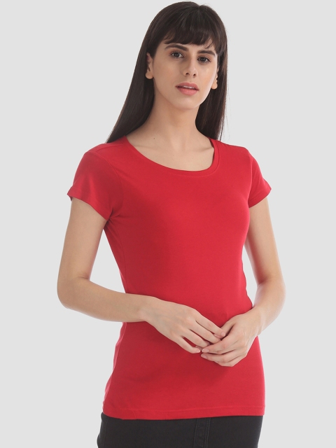 

Sugr Women Red Solid Round Neck T-shirt