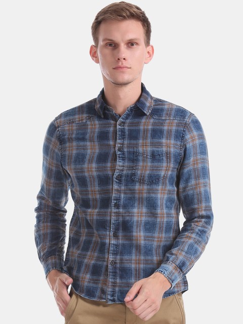 

Cherokee Men Navy Blue & Brown Regular Fit Checked Casual Shirt