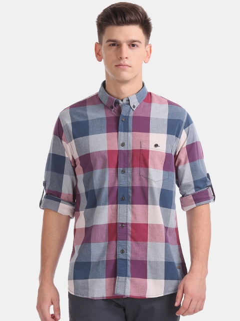 

Cherokee Men Pink & Navy Blue Contemporary Regular Fit Checked Casual Shirt