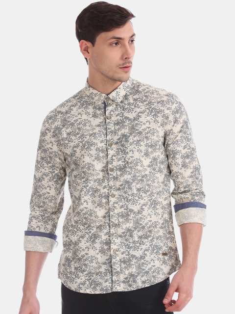 

Cherokee Men Beige & Grey Regular Fit Printed Casual Shirt