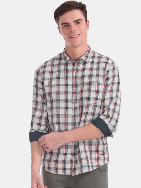 

Cherokee Men White & Black Regular Fit Checked Casual Shirt