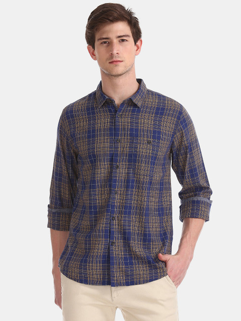 

Cherokee Men Navy Blue & Beige Regular Fit Checked Casual Shirt