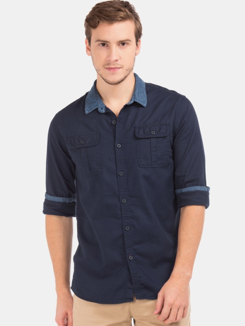 

Cherokee Men Navy Blue Regular Fit Solid Chambray Herringbone Casual Shirt